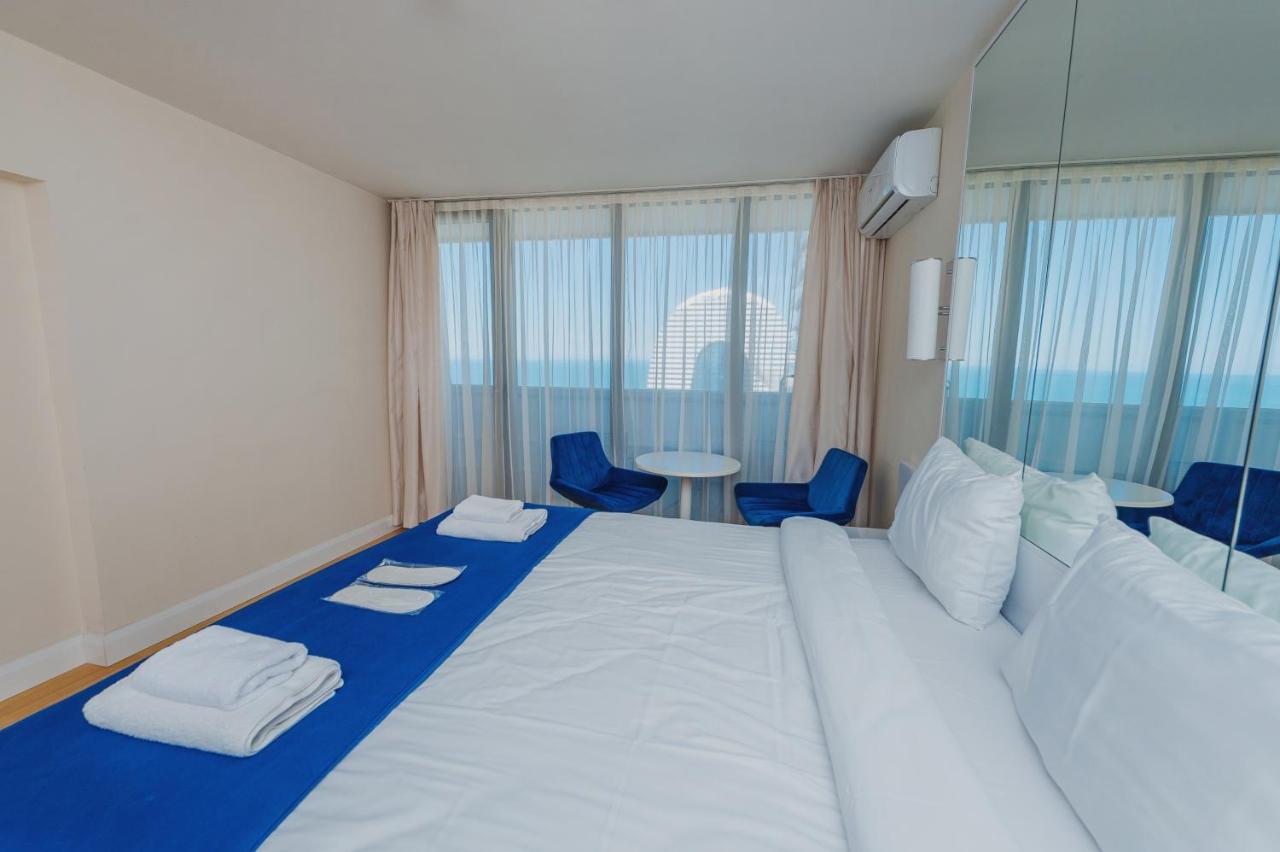 Panorama Aparthotel Orbi City Batumi Exterior photo