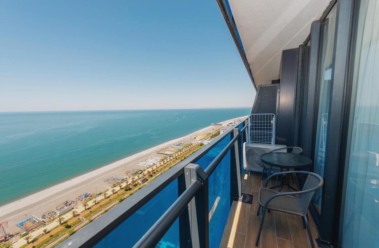 Panorama Aparthotel Orbi City Batumi Exterior photo